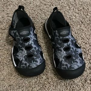 Keen boys sandals. Size 13.